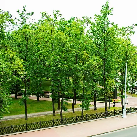 Historical Center Trinity Hill Apart.
